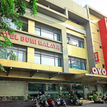 Oyo 1009 Hotel Bumi Malaya Medan Bagian luar foto
