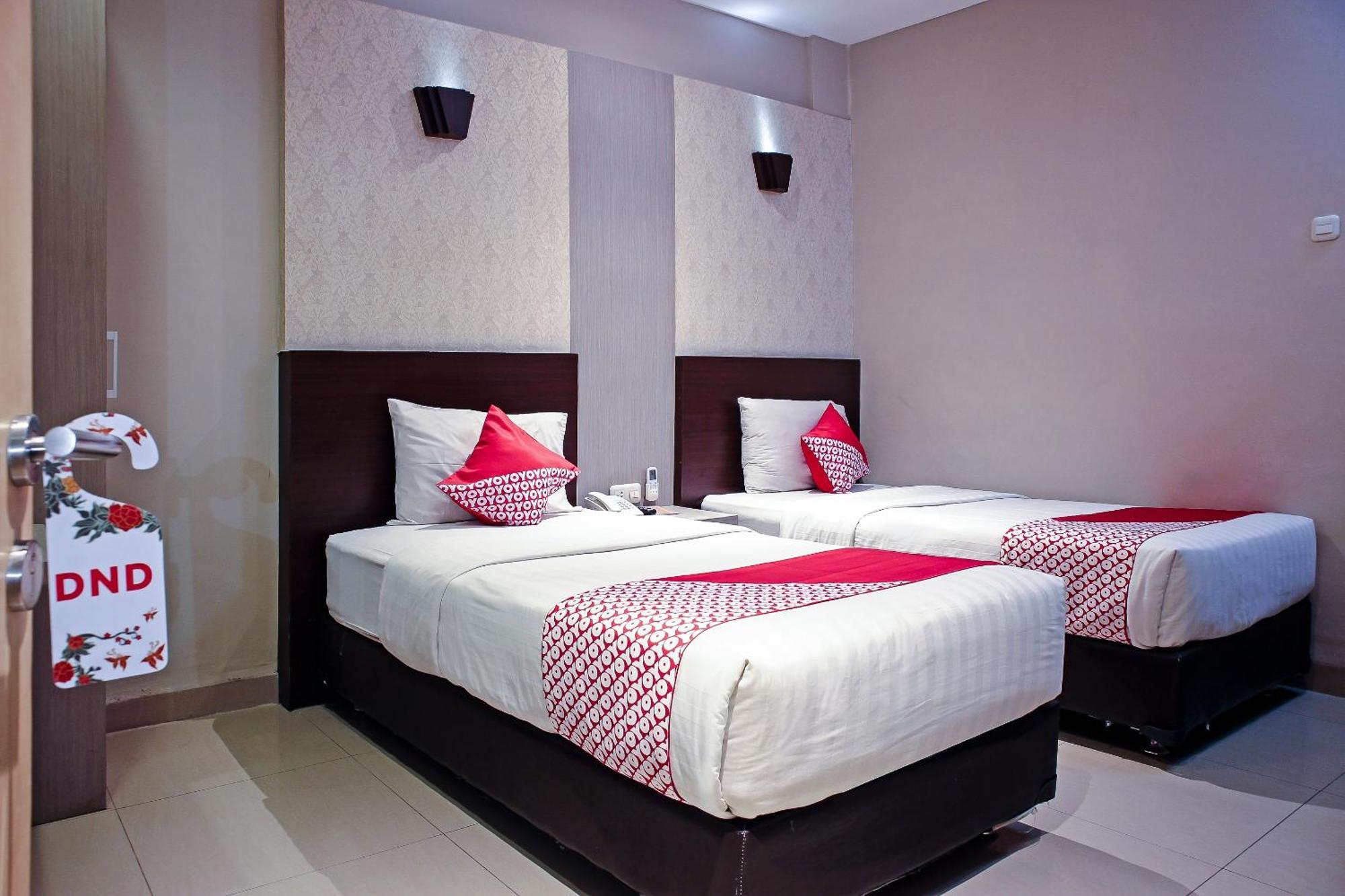 Oyo 1009 Hotel Bumi Malaya Medan Bagian luar foto