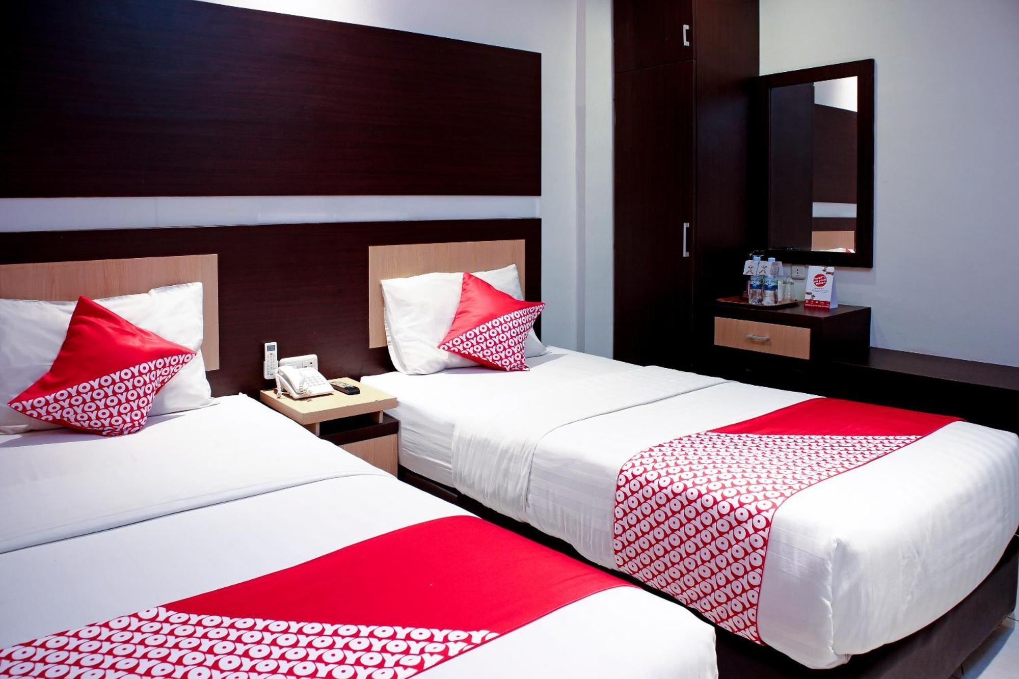 Oyo 1009 Hotel Bumi Malaya Medan Bagian luar foto